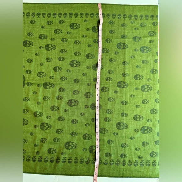 XL Reversible green and black skull scarf with tassels.28” wide 75” Length. - Picture 8 of 9